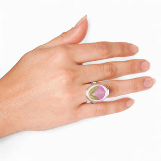 Anillo con pétalo de rosa y parvifolia