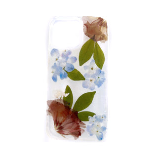 Funda con pétalos de matiola y hortensias