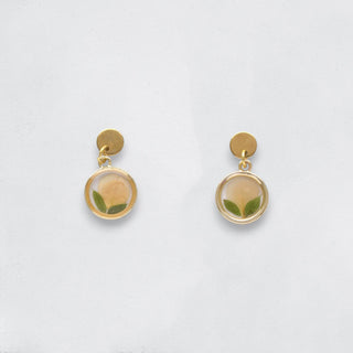 Aretes con pétalo de rosa amarilla y parvifolia