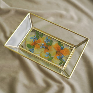 Charola con tardecita, hortensia y hierba silvestre