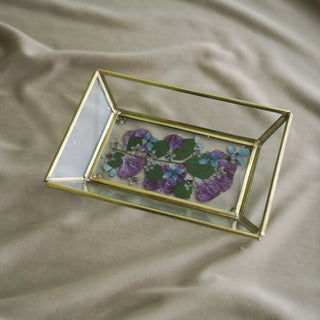 Charola con hortensias, clavel y flor de cera