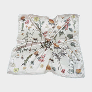 Mascada de flores silvestres color blanco