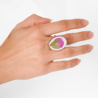 Ring with rose petal and parvifolia 