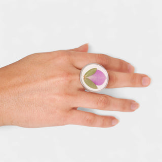 Ring with rose petal and parvifolia 