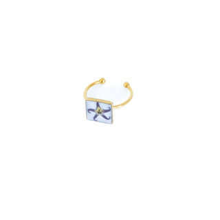 Anillo con flor silvestre