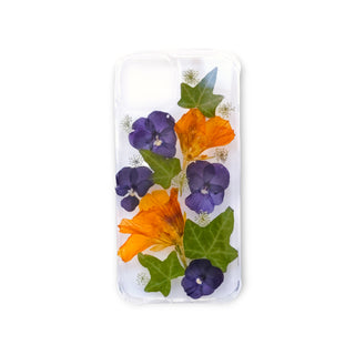 Funda con cempasúchil, pensamientos, hiedra y encaje