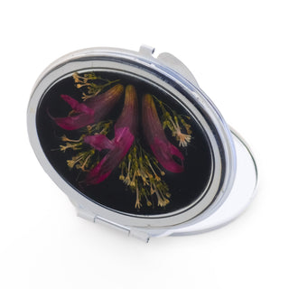 Espejo con flores silvestres