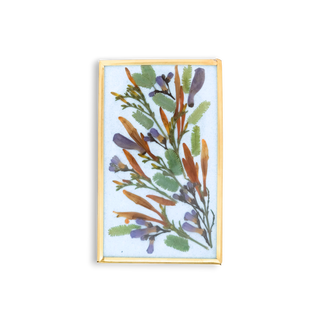 Cuadro con jacaranda y flores silvestres