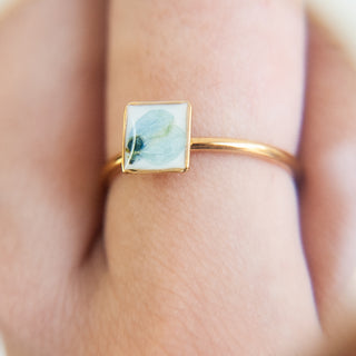 Anillo con pétalo de hortensia