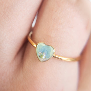 Anillo con pétalo de hortensia y arrocillo