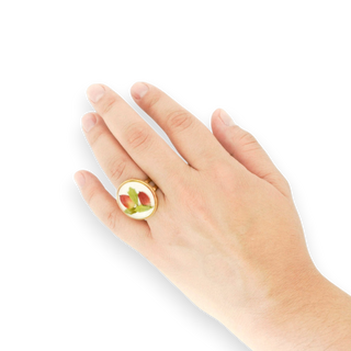 Anillo con hipérico y hojas silvestres