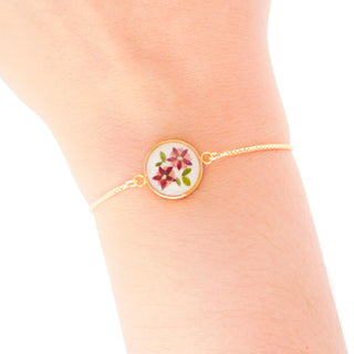Pulsera con centro de bugambilia