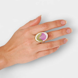 Ring with rose petal and parvifolia 