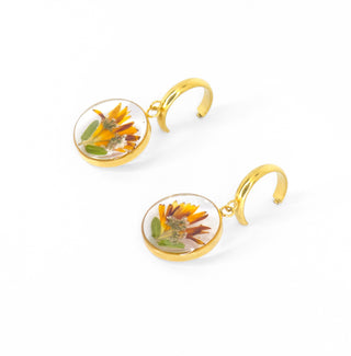Aretes con palmira, encaje y hojas de ruda