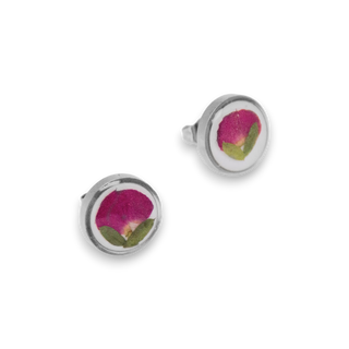 Button earrings with lace 