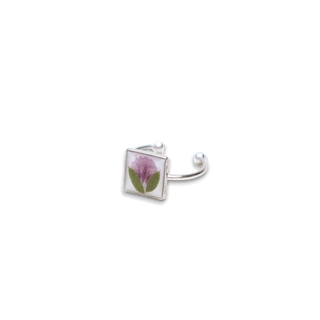 Ring with carnation petal and parvifolia 