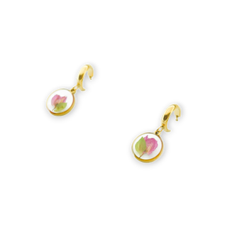 Earrings made with roses