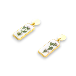 Aretes con flor silvestre