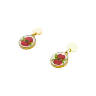 Earrings made with roses