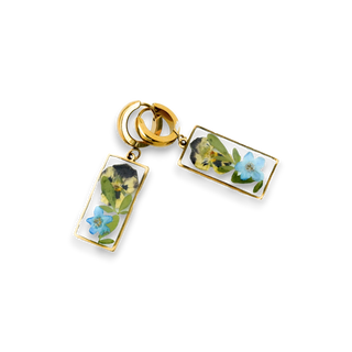 Earrings made with roses