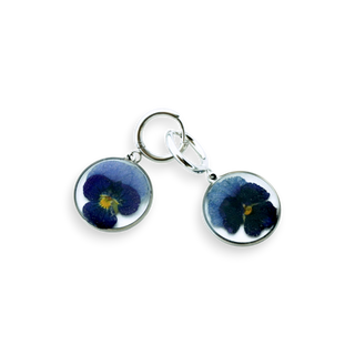 Earrings made with roses