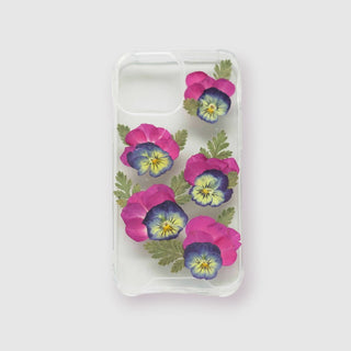 Funda con hoja de santamaría, pensamientos y pétalos de rosa