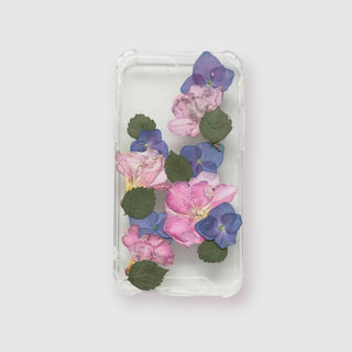 Funda con adelfa, hortensia y hoja de rosa