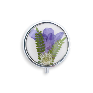 Pastillero con jacaranda y encaje