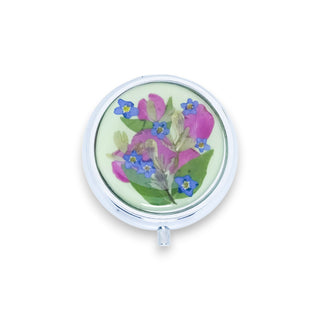 Pastillero con pétalo de rosas y nomeolvides