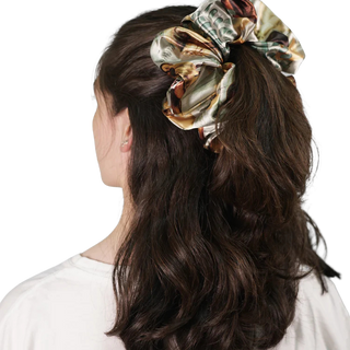 Scrunchie de hongos y helechos
